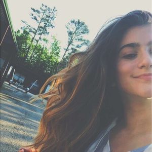 Meet your Posher, Isabelle